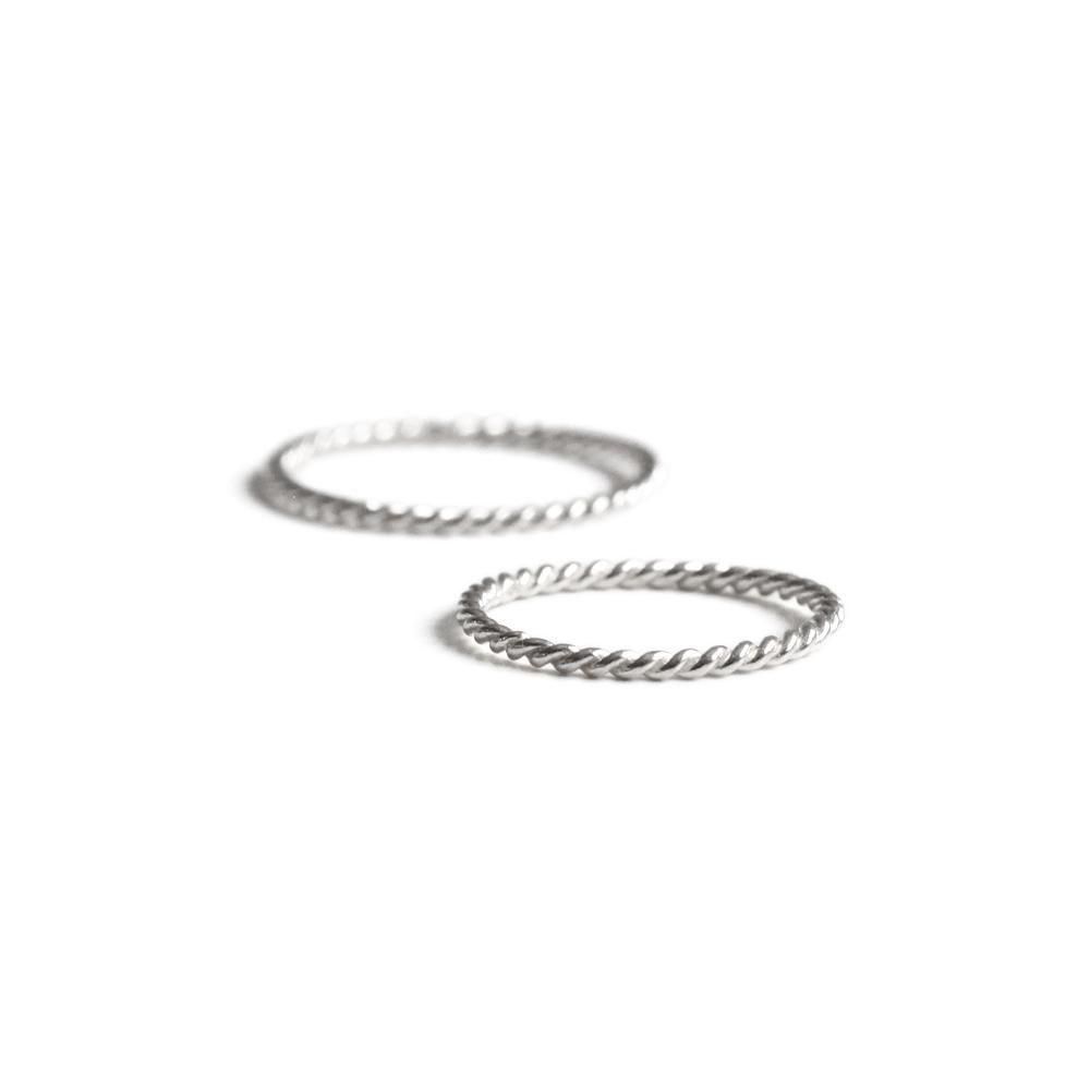 aura オーラa-r049 TWIST THIN RING リング シルバー 指輪 ギフト お祝い 買いまわ...