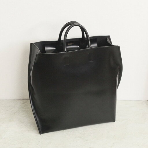 COURTNEY ORLA コートニーオーラ SLOPE ZIP TOTE l - ブラック/ブラック SLZ23FPV011004BK/BK トートバッグ 縦長 大容量 A4 黒 シンプル 無地 鞄 ビジネス 通勤 仕事 バッグ シンプル トート 大きめ 自立 【FES05】 COURTNEY ORLA コートニーオーラ SLOPE ZIP TOTE l - ブラック/ブラック SLZ23FPV011004BK/BK トートバッグ 縦長 大容量 A4 黒 シンプル 無地 鞄 ビジネス 通勤 仕事 バッグ シンプル トート 大きめ 自立 【FES05】