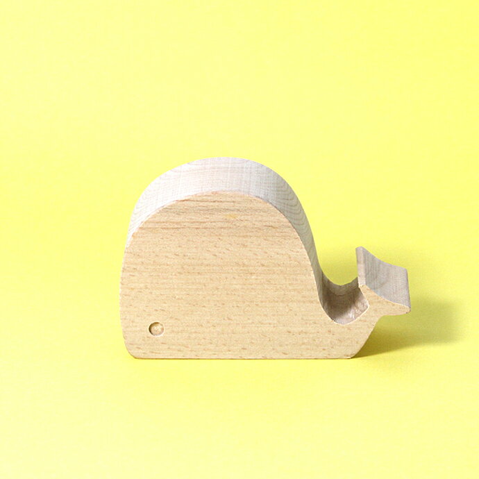 KIKKERLAND（キッカーランド）Beechwood Phone Stand - Whale ビーチウッドフォンスタンド ホエール プチギフト お祝い 贈り物 ポイント 消化 買いまわり スマホ スタンド 携帯 電話 テレワーク リモート ワーク web会議 オフィス 自宅 人気 おしゃれ プレゼント 母の日