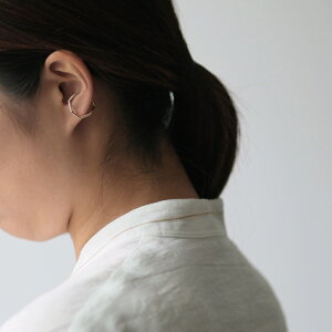 \ 楽天 スーパーセール! / イヤーカフ 痛くない 七角形 ゴールド L NNK-EC01L-SVGP siki シキ レディース メンズ イヤカフ ノンホール ギフト 記念日 アクセサリー ジュエリー 20代 30代 40代 50代 プチギフト お祝い 買いまわり プレゼント 結婚式 ドレス 衣装