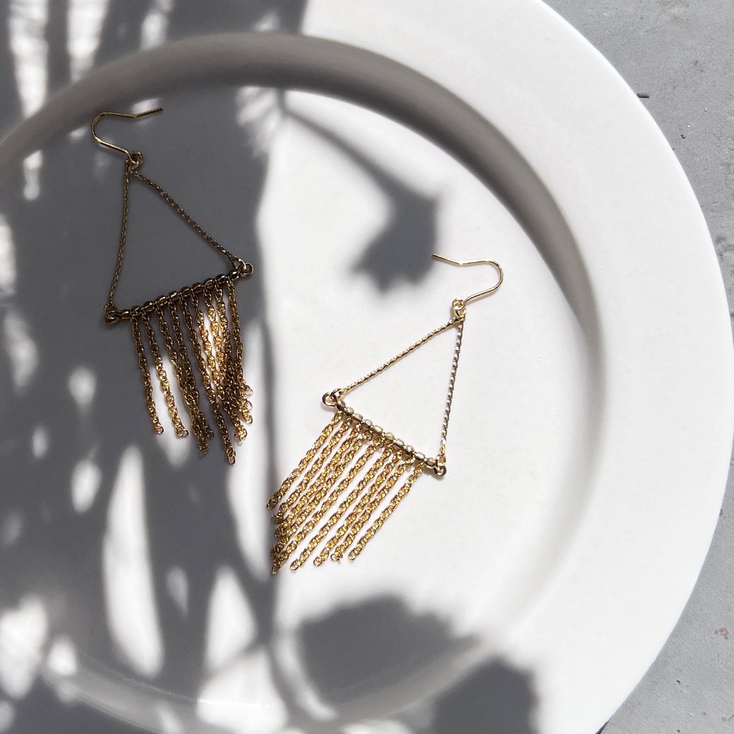 sinc シンク triangle fringe ピアス レディース アクセサリー ジュエリー フック ペア 両耳用 大人 可愛い 上品 シンプル ゴールド カラー 20代 30代 40代 50代 60代 人気 プレゼント ギフト 贈り物