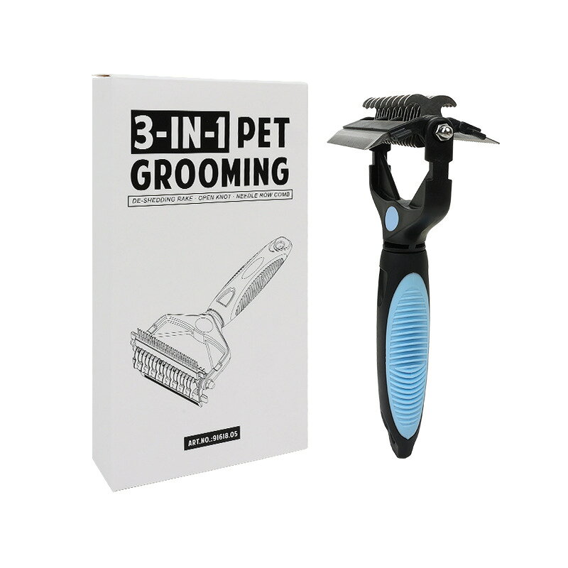 3-IN-1 PET GROOMING COMB 1本3役 ペット用多機能コーム もつれ取り＋抜け毛取り＋毛並みケア 毎日のお手入れを、これ1本で手軽に。 これ1本で、3通りのお手入れ もつれ取り 毛の絡まりや毛玉を 少しずつほぐします。 抜け毛取り 浮いた抜け毛や 不要な毛を取り除きます。 毛並みケア 毛流れを整え、きれいな 毛並みに仕上げます。 POINT 01　用途に合わせて使い分け ペットの毛の状態やお手入れの目的に合わせて、 もつれ取りコーム・抜け毛取りコーム・ストレートコームを 使い分けられます。 もつれ取りから仕上げのブラッシングまで、1本で対応できます。 POINT 02　両側のコームは開閉・収納可能 抜け毛取りコームとストレートコームは、必要なときだけ外側へ開いて使用できます。 使用しないコームを内側へ収納できるため、機能を切り替えやすく、 毎日のグルーミングをスムーズに行えます。 POINT 03　両面2列刃のもつれ取りコーム 内側に配置された刃が、頑固なもつれや毛玉をほぐしやすい設計。 両面に2列の刃を備えているため、左右どちらの方向からでも使用できます。 POINT 04　握りやすいTPRハンドル ハンドル部分にはTPR素材を採用。 手にフィットしやすい形状と凹凸のあるグリップで、 ブラッシング時に握りやすく、力を調整しやすい設計です。 こんなお悩みのお手入れに ✓ 毛のもつれや毛玉が気になる ✓ 換毛期の抜け毛が気になる ✓ 毎日のブラッシングを手軽にしたい ✓ 毛並みをきれいに整えたい 猫・犬兼用 猫や犬の毎日のブラッシング、換毛期のお手入れ、 もつれ取りや毛並みケアにお使いいただけます。 製品情報 製品名 ペット用3in1多機能コーム 本体サイズ 約18.8×10.4×3cm 本体重量 約150g 素材 プラスチック／TPR／金属 対象 猫・犬 カラー ピンク／ブルー／グリーン ※手作業による採寸のため、サイズに多少の誤差が生じる場合があります。 ※モニター環境などにより、実際の商品の色合いと多少異なって見える場合があります。 ご使用時のポイント ・強いもつれがある場合は、毛先側から少しずつほぐしてください。 ・皮膚に強く押し付けず、毛の流れに沿ってゆっくり動かしてください。 ・傷や炎症などがある部分への使用はお控えください。 ・使用後は付着した毛を取り除き、乾燥した場所で保管してください。 検索関連ワード ペットブラシ ペットコーム 犬ブラシ 猫ブラシ 犬用ブラシ 猫用ブラシ 犬用コーム 猫用コーム 犬用くし 猫用くし ペット用くし ペット用櫛 3in1コーム 3in1ブラシ 多機能コーム 多機能ブラシ グルーミングコーム グルーミングブラシ トリミングコーム トリミングブラシ もつれ取り もつれ取りコーム もつれ取りブラシ 毛玉取り 毛玉ほぐし 毛の絡まり 絡まり取り からまり取り 毛玉ケア 抜け毛取り 抜け毛除去 抜け毛ブラシ 抜け毛コーム 除毛ブラシ デシェディング デシェディングコーム アンダーコート アンダーコートケア 換毛期 換毛期ブラシ 毛並みケア 毛並みを整える ブラッシング 日常ケア お手入れ用品 ストレートコーム メタルコーム 金属コーム 金属製コーム歯 両面刃 2列刃 両面2列刃 開閉式 収納式 折りたたみコーム TPRハンドル 滑り止めグリップ 握りやすい 猫犬兼用 犬猫兼用 猫用品 犬用品 ペット用品 長毛犬 長毛猫 短毛犬 短毛猫 長毛種 短毛種 ダブルコート シングルコート 小型犬 中型犬 大型犬 室内犬 室内猫 ペット美容 ペットサロン 自宅トリミング 毎日のお手入れ グルーミング用品 ペットケア用品