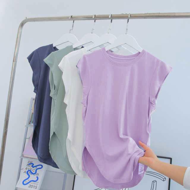 商品名:ゆったり 通気Tシャツ 丸み裾 サイドスリット ヨガウェア 速乾 半袖 レディース スポーツウェア ヨガ ウェア トップス フィットネス ピラティス ダンス 商品説明:フィットネスウェア 半袖 サイドスリット サイズ:S M L XL サイズについての説明:目安体重S:42-50kg M:40-50kg L:50-60kg XL:60-70kg 素材:ポリエステル 色:グリーン ホワイト ブルー パープルサイズS M L XLサイズについての説明目安体重S:42-50kg M:40-50kg L:50-60kg XL:60-70kg素材ポリエステル色グリーン ホワイト ブルー パープル備考注意★洗濯時、色落ちがございます。他の物とのお洗濯もお控えくださいませ。湿気を含んだ状態や水を含んだまま放置しないでください。この製品は洗濯で若干縮むことがあります。洗濯機は使用できません。※ベージュ×モカのみ使用糸の関係上、風合いが少々異なります。●色合いはモニター環境により若干の誤差が出ます。 ●綿混合商品は洗濯時に多少縮む事がございます。 ●本製品は生産過程におきまして、生地を織る際の糸の継ぎ目や多少のほつれが生じることがありまが、品質上は問題ありません。また、生地の織りに他繊維が混紡している場合もございます。▼色落ちの恐れがございますので、他のものとは分けて洗濯してください。▼タンブラー乾燥はお避け下さい。▼洗濯の際は他の物と区別して、漂白剤を避け、手洗いを お勧めします。 ゆったり 通気Tシャツ 丸み裾 サイドスリット ヨガウェア 速乾 半袖 レディース スポーツウェア ヨガ ウェア トップス フィットネス ピラティス