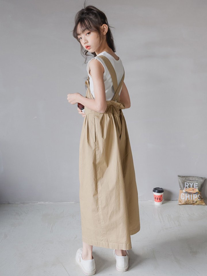 【子ども】ベージュのパンツ 120 130 140 150cm【商品登録テンプレート】【商品説明】商品内容：カラー：サイズ70cm80cm90cm100cm110cm120cm130cm140cm150cm160cm＜ご注意＞◆画像はご覧になっているパソコン・モニター等により実際の商品と多少色味が異なる場合がございます。色味が違う等のクレームはお受けできませんので予め、ご了承下さい。◆サイズ表記に若干の誤差が生じる場合がございます。◆当サイトは複数店舗で販売している関係で、ご注文のタイミングによっては在庫にズレが生じ、商品をご用意できない場合がございます。その場合には誠に恐れ入りますが、ご注文後にお取り消しの手続きをさせていただきますので予めご了承いただけますと幸いです。◆送料、発送予定日数につきましては、ショッピングガイドをご覧ください。【子ども】ベージュのパンツ 120 130 140 150cm メーカー希望小売価格はメーカーサイトに基づいて掲載しています