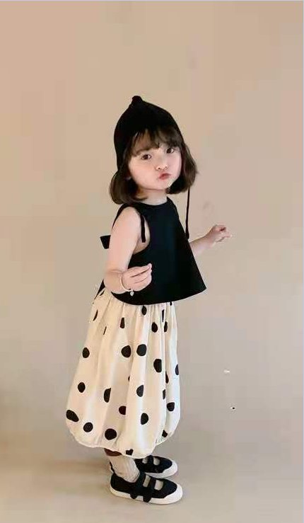 【子ども】女の子 白黒コーディネイト ノースリーブシャツ 水玉フレアースカート セットアップ 大き目バックリボン付き 2点セット ベビー キッズ カジュアル