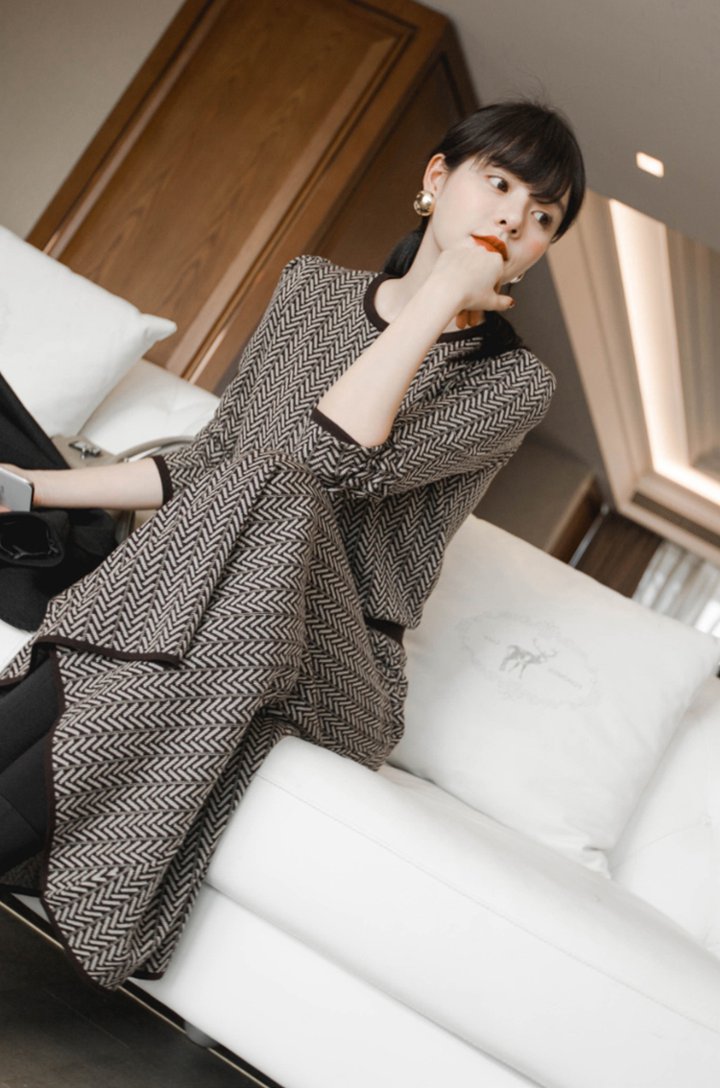 栄宝堂楽天市場店のセットアップ ロングスカート 膝下 ミモレ ミモレ丈 ロング ロング丈 長袖 Uネック フレア セミフレア Aライン ニット 上下セット 2点セット かわいい｜アングル3