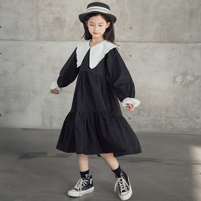 【子ども】大きなフリル襟のワンピース 120 130 140 150 160cm ガーリー モノトーン お出かけ リゾート【商品説明】ガーリーでとってもかわいい大きなフリル襟のワンピースです。カラー：ワンカラーサイズ120cm130cm140cm150cm160cm＜ご注意＞◆画像はご覧になっているパソコン・モニター等により実際の商品と多少色味が異なる場合がございます。色味が違う等のクレームはお受けできませんので予め、ご了承下さい。◆サイズ表記に若干の誤差が生じる場合がございます。◆当サイトは複数店舗で販売している関係で、ご注文のタイミングによっては在庫にズレが生じ、商品をご用意できない場合がございます。その場合には誠に恐れ入りますが、ご注文後にお取り消しの手続きをさせていただきますので予めご了承いただけますと幸いです。◆送料、発送予定日数につきましては、ショッピングガイドをご覧ください。k-ai0354【子ども】大きなフリル襟のワンピース 120 130 140 150 160cm ガーリー モノトーン お出かけ リゾート メーカー希望小売価格はメーカーサイトに基づいて掲載しています
