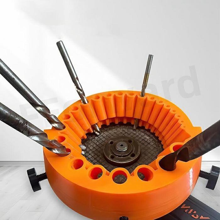 ドリル研磨機 ドリルシャープナー 研削工具 2025新型 ドリル刃研ぎ 研磨機 ドリルビット研ぎ器 ドリルビット研削研磨機 ドリル研削ツール ポータブル品番：ban10サイズ：Fカラー：オレンジ優れた耐久性！高品質素材で長期安定性能頑丈な高品質素材を使用しているため、高い耐久性を発揮。使用頻度が高くても安定した性能を維持し、工具寿命を延ばします。研削後のドリルは強度を保ち、切削性能を最大限発揮。125mmアングルグラインダー対応で強力研削可能125mmアングルグラインダーに簡単取り付け可能。強力な回転力で効率的な研削が実現。既存のグラインダーを活用できるので、新たな設備投資が不要！高回転グラインダーで均一で正確な研削が可能。 ドリル研磨機 ドリルシャープナー 研削工具 2025新型 ドリル刃研ぎ 研磨機 ドリルビット研ぎ器 ドリルビット研削研磨機