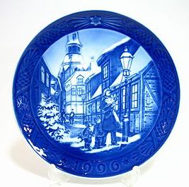 ロイヤルコペンハーゲン・イヤープレート 1996年 街灯をともす頃 18cm