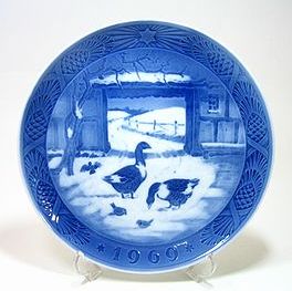 ロイヤルコペンハーゲン・イヤープレート 1969年 古農家の庭 18cm
