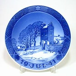 ロイヤルコペンハーゲン・クリスマスプレート 1941年 デンマークの村の教会 18cm