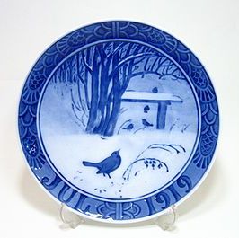 ロイヤルコペンハーゲン・クリスマスプレート 1919年 公園にて 18cm