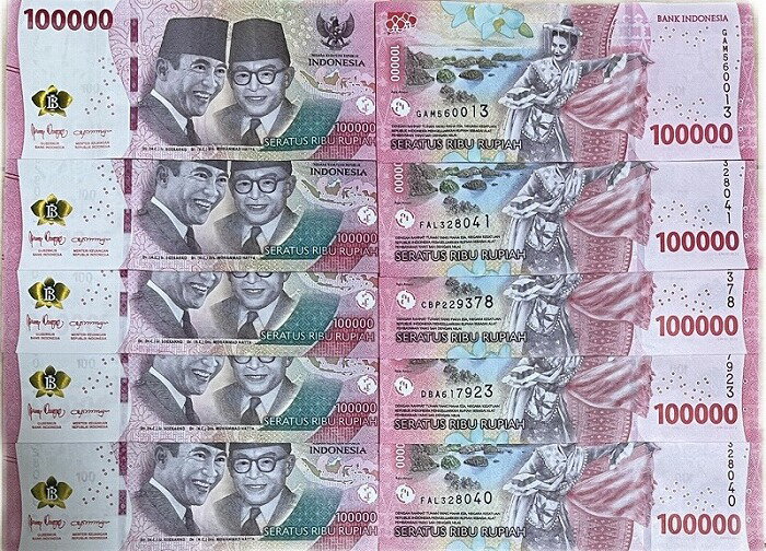 【鑑定書付き】 インドネシア紙幣 10枚セット 100000ルピア 10万ルピア 計100万ルピア 高額紙幣 極美品 2022年 インフレ 世界 外国 貨幣 古銭 旧紙幣 旧札旧紙幣