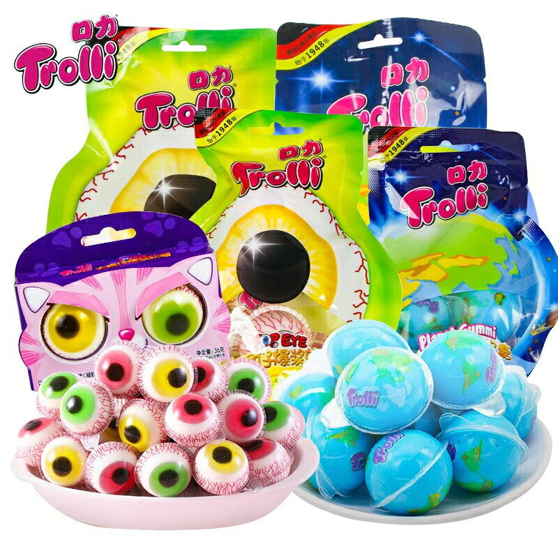 Trolli トローリ お菓子 原材料 水、ぶどう糖、マルトース、砂糖 添加物 香料、着色料、ゼラチン酸味料、ニンジンジュース、ベクチン、カルナウバロウ、 コチニール色素、カロテン 賞味期限 ★賞味期限の記載方法は製造年月日を記載しその日から何ヶ月という記載方法です。 ★こちらの商品の賞味期限は15ヶ月です。 例)製造年月日20230202→賞味期限2024.05.02 内容量 ■パッケージ：1袋/5個入 ■1袋の重量：90g ■袋サイズ：約20*20cm 保存方法 直射日光は避け、高温多湿を避けて保存してください。 ※温度が26度超えると中のフィリングが溶け出す場合があります。 栄養成分表示、100gあたり 地球グミ栄養成分表示 エネルギ　326kcal 、炭水化物　72.5g タンパク質　4.1g 、ナトリウム　100mg 脂肪　0g 目玉グミ栄養成分表示 エネルギ　329kcal、炭水化物　73.4g タンパク質　4.1g 、ナトリウム　100mg 脂肪　0g サッカーグミ栄養成分表示 エネルギ　321kcal 、炭水化物　72.2g タンパク質　4.0g 、ナトリウム　100mg 脂肪　0g 商品紹介 Trolli製品は優れた創造性と徹底した品質管理を追求し、現在ではTrolli = ユニークで美味しいフルーツグミとして世界トップ3グミブランドのひとつとなり ヨーロッパをはじめアメリカ、アジアなど世界中の人々に親しまれています。 メーカー：MEDERER（広州）キャンディ有限会社『ドイツ独資会社』 生産：中国 販売会社：永利住宅管理株式会社 〒6300141 奈良県生駒市ひかりが丘2－5－10 TEL:05035544333 Email:eirigoods@shop.rakuten.co.jp ご注意 飲み込む力の弱い5歳以下のお子様や高齢の方は食べないでください。 食品の為、原則返品不可とさせて頂きます。 関連キーワード トローリ Trolli 地球グミ 90g 2袋セット『1袋5個入り』 目玉グミ サッカーグミ 人気菓子 地球ゼリー/お菓 ASMR 10個 Youtube insで話題 咀嚼音 グミ グミ『在庫あり 大量購入できます！』【送料無料】『当商品は数量に限らず、大量購入できます！』 プラネットグミ Trolli トローリ お菓子　2袋セット『1袋5個入り』 人気菓子 お菓子 グミ 可愛い かわいい SNSで話題 大人気 大人 子供 子ども 子供の日 贈り物 プレゼント