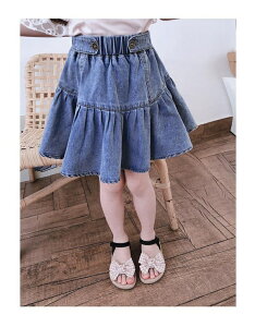 デニムスカートは年中使えて便利な定番アイテム！カッコイイデザインで小学生女子におすすめのものはありますか？