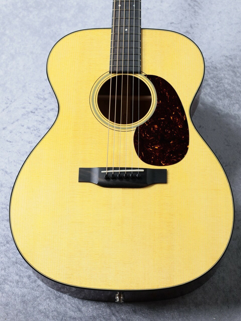 Martin 【ピックアップ搭載】000-18Standard 2022年製【分割無金利】【お茶の水駅前店】