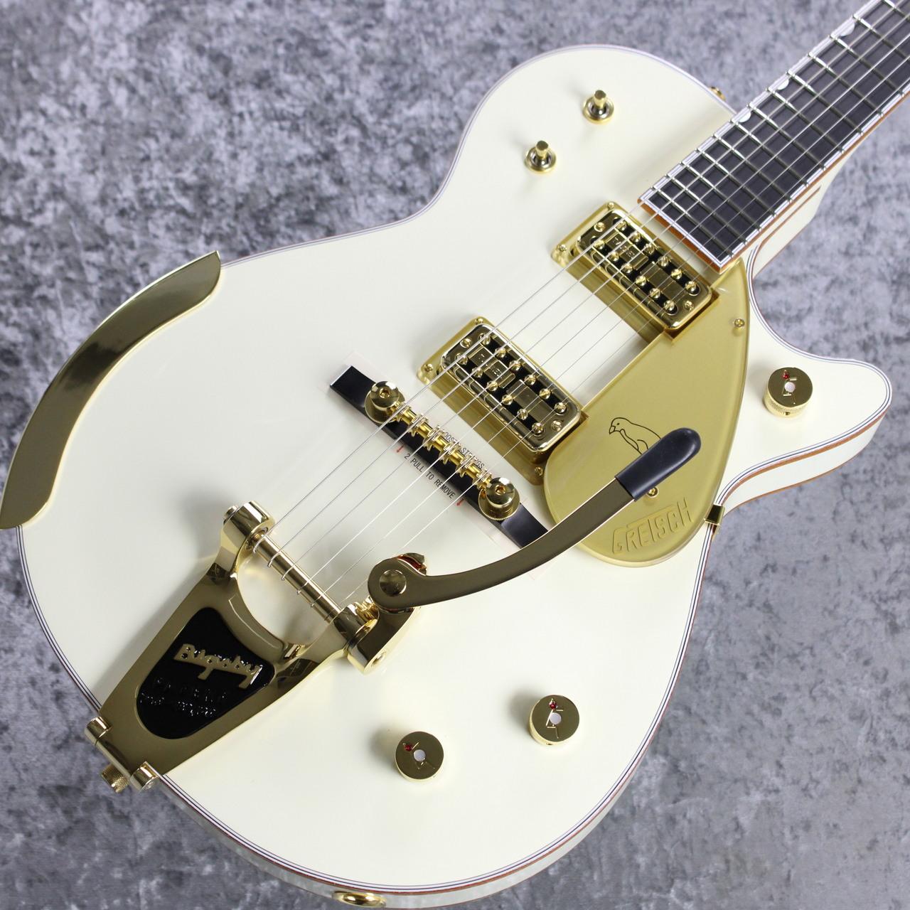 Gretschらしい気品と少し小ぶりなボディで根強い人気を持つPenguin。 1958年製を再現したモデルが入荷いたしました。 公式サイトより グレッチにとって重要な黄金時代であり、多作な期間だった、1950年代?1960年代初期にインスピレーションを得て誕生した、Vintage Select Editionギターは、数ある楽器の伝統の中でも“最高のもの”を評価するプレイヤーのためにデザインされています。 Bigsbyを搭載した、G6134T-58Vintage Select '58Penguinは、グレッチの中でも最も“希少な鳥”を、精巧に再現した新しいテイクで、その遺産をロックさせます。 1958年にデビューした、グレッチの由緒あるPenguinギターは、Filter'Tron PUのペアを搭載し、チェンバード・マホガニーボディの特徴的なサウンドを備えています。 これにより、トップとボディ間の隙間を共鳴し、ハーモニックな豊かさが増幅され、よりはっきりした明瞭なトーンを実現しています。 現在のモデルは、ゴージャスなVintage Whiteの“南極生まれの小さな鳥”に搭載された、2基のTV Jones Classic PUは、紛れもないヴィンテージなFilter'Tronの素晴らしい音響効果を、忠実に再現しています。 ■SPEC Neck ネック : Mahogany ネックフィニッシュ : Gloss Nitrocellulose Lacquer ネックシェイプ : Standard "U" フィンガーボードラジアス : 12" (305 mm) フィンガーボードの素材 : Ebony ポジションインレイ : Pearloid Neo-Classic Thumbnail フレット数 : 22 ナット : Bone ナット幅 : 1.6875" (42.86 mm) ナットの素材 : Bone フレットサイズ : Medium Jumbo スケール : 24.6" (625 mm) ボディ ボディ : Mahogany ボディフィニッシュ : Gloss Nitrocellulose Lacquer ボディシェイプ : Penguin ボディトップ : Arched Laminated Maple ボディバインディング : Gold Sparkle ボディバック : Mahogany Body Style : Gretsch Chambered Body Guitars ボディ素材 : Mahogany Cutaway : Single Cutaway ブレイシング : Chambered ウェイスト : 8.625" (219.08 mm) Hardware ブリッジ : Space Control ブリッジカバー/テイルピース : Bigsby B3GB Bridge Mounting : Pinned ピックガード : Gold Plexi with Gold Gretsch Logo コントロールノブ : Jeweled G-Arrow ハードウェアフィニッシュ : Gold チューニングマシーン : Grover Imperial Die-Cast ストリング : Nickel Plated Steel (.010-.046 Gauges) ストラップボタン : Gretsch Knurled Strap Retainer Knobs Electronics ブリッジピックアップ : TV Jones Filter'Tron Classic ネックピックアップ : TV Jones Filter'Tron Classic ピックアップコンフィギュレーション : TV Jones / TV Jones コントロール : Volume 1. (Neck Pickup), Volume 2. (Bridge Pickup), Master Volume スウィッチ : 3-Position Toggle: Position 1. Bridge Pickup, Position 2. Bridge And Neck Pickups, Position 3. Neck Pickup, 3-Position Tone Switch ※撮影機材の性能や、お使いの画面環境によって実物と色味が異なって映ることがございます。 予めご了承をお願いいたします。 【選べる豊富な決済方法】 クレジットカード決済/銀行振込/代引き/ショッピングクレジット --------------- 【ショッピングクレジット無金利＆超低金利キャンペーン】 48回払いまで金利手数料0%!!　 [ 54回 1%／60回 2% ／84回 5% ] ※各種分割払い(クレジットカード、ショッピングクレジット)ご利用いただけます。 詳しくはお電話もしくはメールにてお気軽にお問合せくださいませ。 --------------- 【買取・下取り、試奏、ご購入を検討の方】 (株)黒澤楽器店 お茶の水駅前店新館1F 東京都千代田区神田駿河台2-2-2 TEL：03-3293-5625 MAIL：eki@kurosawagakki.com 営業時間:11:00〜20:00(年中無休)