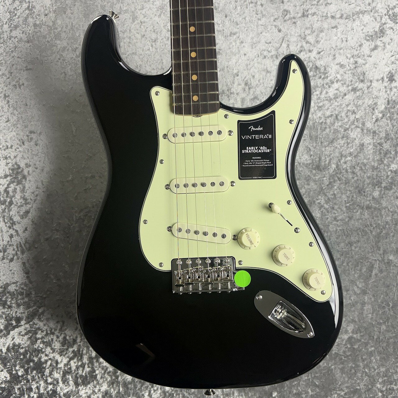 Rakuten - Fender Vintera III Early ‘60s Stratocaster -Black - #MX25165790【3.44kg】【お茶の水駅前店】