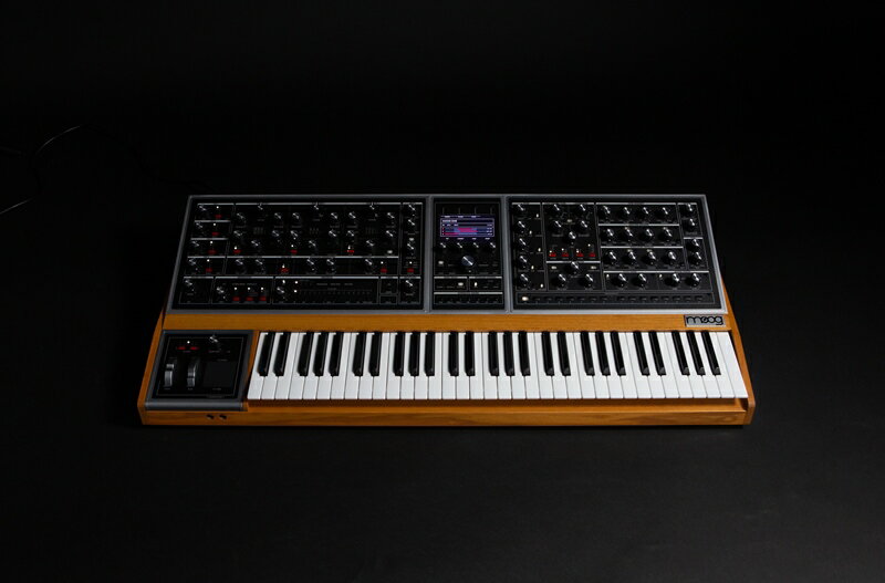 moog (MOOG)Moog One 【国内再入荷!!1台限り即納可能!!】【8ボイス】【送料無料】