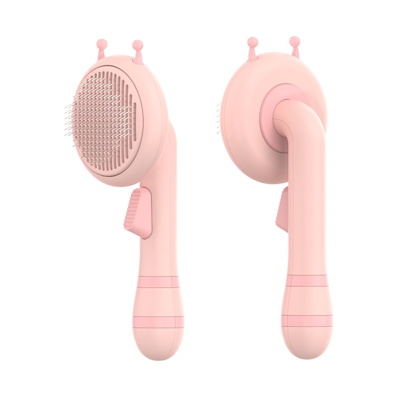 この商品について ◎【安全・上質な素材】高品質環境エコ素材PET＋PP＋ステンレス，ペットが舐めても大丈夫です。スリッカーブラシ猫犬の皮膚に負担をかけません。人間工学に基づいてデザインした滑り止めゴムハンドル。握り心地がいい片手でも使えます。 ◎【高効率な犬 コーム】140°調整可能なステンレス製櫛の歯、232個先端の丸い玉は樹脂製、毛の根元まで滑り込め、使いやすいです。短毛や長毛の猫と犬も対応できます。ステンレス製のブラシは滑らかなな表面で，程よい重さで余計な力を使わずにスムーズにペットの浮いた抜け毛や汚れなどを取れることで、ペットの脱毛率を95％防げます。ペットの皮膚に傷つきません。 ◎【使いやすい猫 コーム】抜け毛の処理後、ワンタッチだけで簡単にブラシから抜け毛を取り落とせます。服に付いたり家の中に散らばってしまったりする抜け毛の量も大幅に改善できます。 ◎【心地良いペットの毛取り】マッサージのような触り心地、皮膚にほど良い刺激を与え、血行が良くなり、大事なペットの毛もふわふわツヤツヤになります。 ◎【曲型デザイン】櫛の歯は140°調整可能なので、ペットの身体のラインと毛並みに沿ってブラッシングできる、静電気も発生しにくくなります。 ◎【翌日出荷】注文の翌日に出荷します。 ◎【7日間の返品保証】この商品についてご不明な点がございましたら、お気軽にお問い合わせください。 当社の製品を気に入っていただけると信じておりますが、ご満足いただけない場合は全額返金いたします。 商品の説明 広告文責 EKKO株式会社 050-7115-8533 メーカー（製造） Shenzhen Aiwo Pet Products Co., Ltd. China Yiwu City, Zhejiang Province International Trade City, Zone 5, 4th Floor, 6th Street, Commercial SpaceBuilding 15/A2, Longwangmiao Industrial Zone, Baishixia Community, Fuyong Street, Baoan District, Shenzhen 区分 ペット用品 生産国 PRC 販売業者名 EKKO株式会社 東京都台東区根岸3-6-15 材料 ABS 注意事項 関連キーワード 毛玉取り/猫 ブラシ/犬 ブラシ/毛 玉取り/猫ブラシ/猫用ブラシ/猫の毛取り/毛玉取り ブラシ/猫 毛取り/犬 コーム/スリッカーブラシ 犬/猫 ブラシ 短毛/ペット 毛取り/猫ぶらし抜け毛とり人気/猫 ブラシ 長毛/スリッカーブラシ 猫/ペットの毛取り/猫 コーム/毛取りブラシ/猫の毛 クリーナー/猫ブラシ 短毛/猫 コーム 長毛 関連キーワード関連商品はこちら中大型犬用チェストストラップ...3899円犬 耳掃除、犬 耳洗浄液、猫 耳ダニ 薬...1688円ペットブラシ手袋 犬用ブラシ 猫用...499円犬 ハーネス 猫 ハーネス 猫 リード...499円犬 えさ皿 猫 えさ 皿 ポータブル折...1366円犬 猫 足洗い 水不要品、ペットの足...1989円猫 水飲み器 犬水飲み器 自動給水器...2275円犬食器 猫食器 猫 えさ 皿 犬 えさ皿...998円猫ブラシ 犬ブラシ 毛玉取り...880円猫ブラシ 犬ブラシ 毛玉取り ブラシ...566円犬 リード 自動伸縮犬用ロングリード...998円猫ブラシ 犬ブラシ 毛玉取り ブラシ...499円全犬種用チェストストラップ...3488円早食い防止 猫 犬早食い防止食器...1688円猫 ブラシ 犬 ブラシ ペット毛...399円