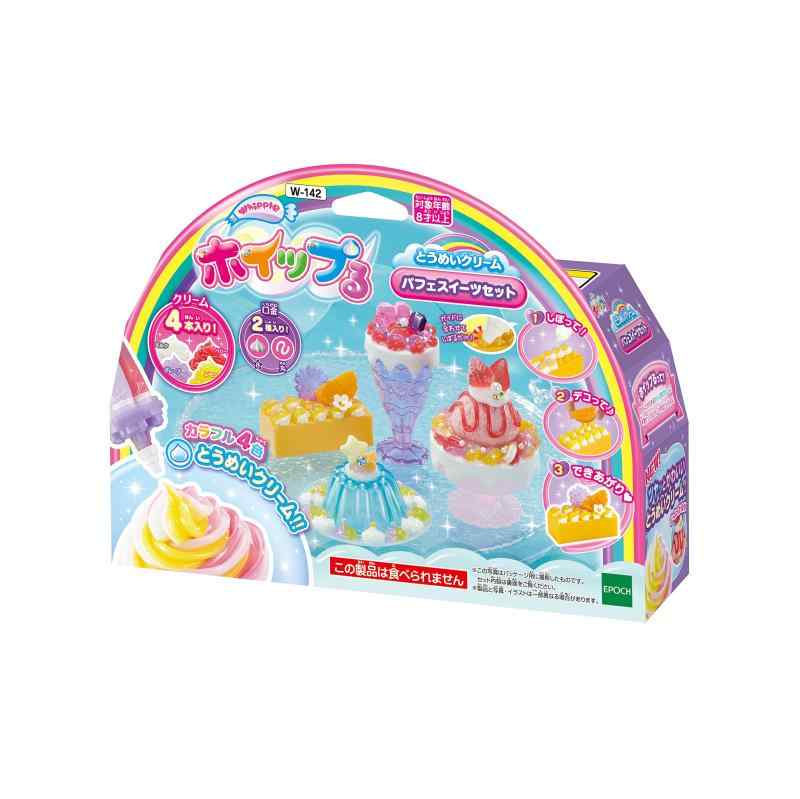 エポック(EPOCH) ホイップる 【とうめいクリームパフェスイーツセット】 W-142 白本物みたいなホイップるクリームをしぼって、かわいいスイーツ作品をつくっちゃお4色のクリームが一度にしぼれちゃう「レインボークリームホルダー」と上手にしぼれる「パティシエガイドつきスイーツ」が入ったセット。新登場のツヤッとかわいいとうめいクリームが4色入りレインボークリームがしぼれますアイスグラス・パフェグラスは小物入れにできますこのセットだけですぐに遊べます。