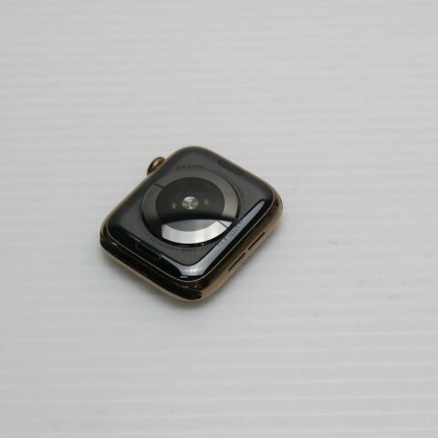 【中古】超美品 Apple Watch series5 44mm GPS+Cellularモデル ゴールド 中古 土日祝発送OK