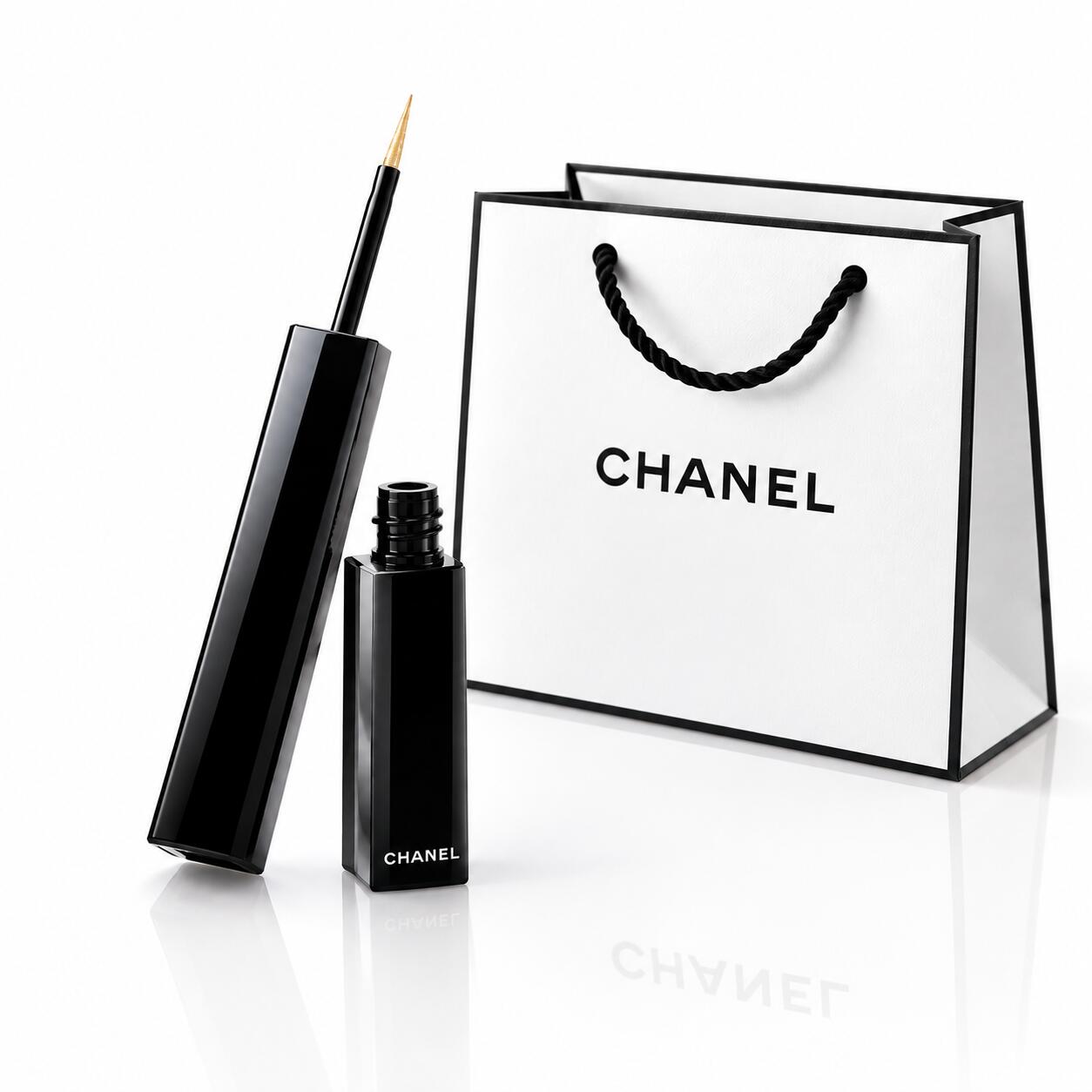 予約：10月30日発売 ショッパー付き可能【ル ライナー ドゥ シャネル・554 エクラ ドレ】シャネル（CHANEL） ル ライナー ドゥ シャネル・554 エクラ ドレ シャネルクリスマスコフレ ホリデーギフト クリスマス　2026クリスマス