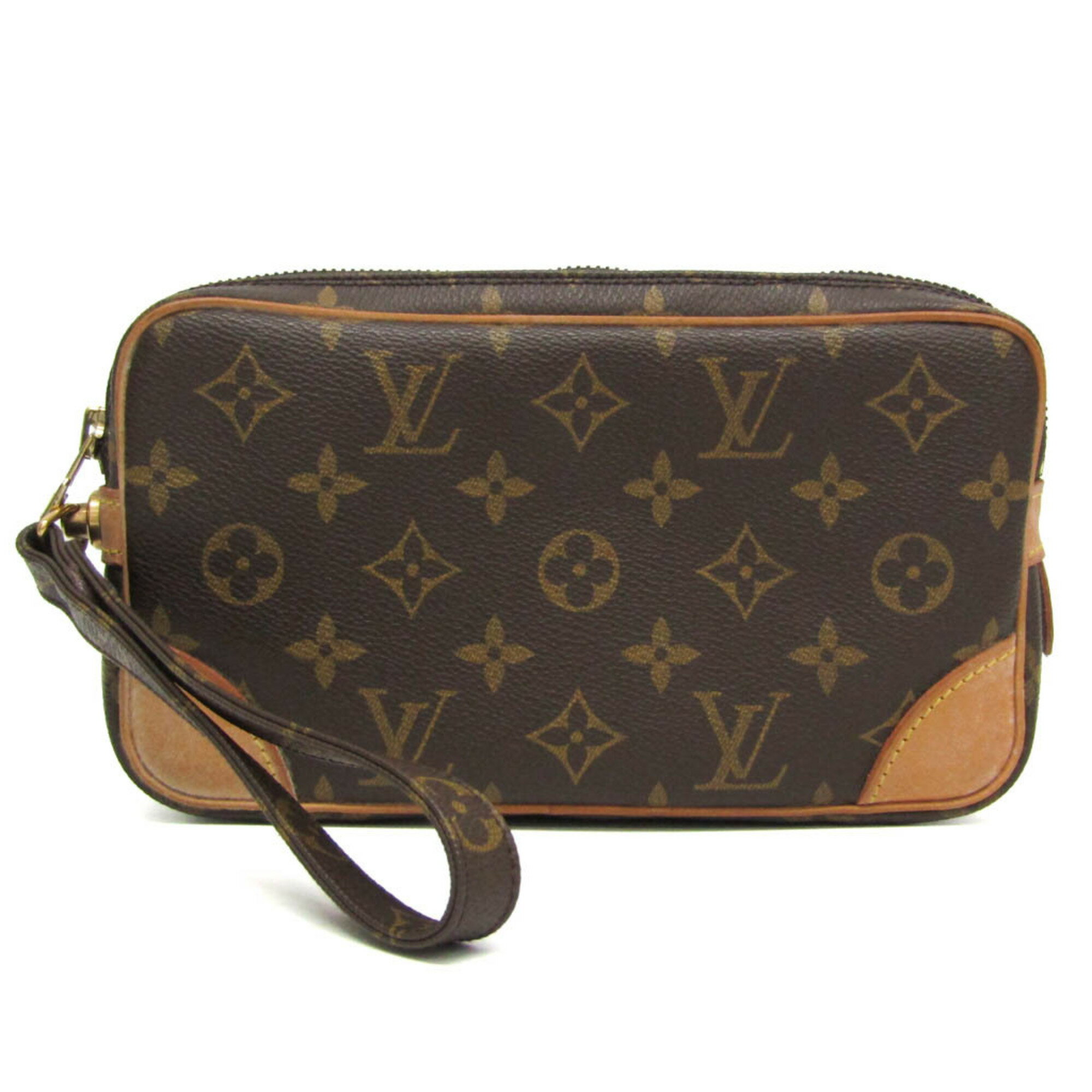 ルイ・ヴィトン(Louis Vuitton) モノグラム マルリー・ドラゴンヌPM M51827 レディース クラッチバッグ モノグラム 基本情報 [ブランド名]: ルイ・ヴィトン(Louis Vuitton) [ライン名]: モノグラム [モデル名]: マルリー・ドラゴンヌPM [モデル]: M51827 [製造国]: フランス デザイン [タイプ]: クラッチバッグ [素材]: モノグラム [カラー]: モノグラム [開閉]: ジッパー・ファスナー [性別]: レディース サイズ [サイズ (高さx幅x奥行)]: 12cm x 22cm x 4cm / 4.72&#039;&#039; x 8.66&#039;&#039; x 1.57&#039;&#039; [重量]: 220g / 7.76oz. [ハンドルの長さ]: 39cm / 15.35&#039;&#039; 個別商品情報 [シリアルナンバー]: TH8907 付属品 [付属品備考]: 付属品の詳細は画像をご確認ください 状態 [状態]: 良い [ランク]: ランク AB 【中古】やや使用感があり、キズや汚れが見られるが全体的に程度の良い商品 [全体のキズ]: 小 [全体の汚れ]: 小 [全体の使用感]: 中 [ダメージの強さ]: ジッパー 変色 大, ジッパー 歪み 小 [ニオイ]: クローゼット 小 [商品状態備考]: 商品状態の詳細は画像をご確認ください 配送 [総重量]: 230g / 8.11oz. 【本物保証】 eLADYの商品は全品本物保証！ 安心してお買い物をお楽しみください。 商品ランクについて ランク N　 新品・未使用商品。基本的にブティック購入と同じ状態（付属品は商品説明欄に記載があるものがつきます。） ランク NS 未使用・展示品 ランク S 新品同様にきれいな商品 ランク SA 使用感がほとんどない、きれいな商品・新品仕上げ商品 ランク A 使用感が少なく、多少キズや汚れは見られるものの、全体的にきれいな商品 ランク AB やや使用感があり、キズや汚れが見られるが全体的に程度の良い商品 ランク B 使用感があり、ダメージや汚れが見られるが、通常の使用に支障のない商品 ランク BC 使用感が強くあり、ダメージや汚れが気になる商品 ランク C かなりの使用感があり、ダメージや汚れが目立つ商品 ランク D 著しく状態が悪い商品・不具合のあるジャンク品 商品ランクについて お客様のご都合による返品・交換の対応はできかねますので、あらかじめご了承願います。品質管理には万全を期しておりますが、 万が一お届け商品がご注文とまったく異なっていた場合には返品の対象となることもございます。商品到着後24時間以内に、 カスタマーサービスセンターまでEメール又はお電話でご連絡ください。24時間以上経過しますと、お受け致しかねる場合がございます。 ご了承ください。