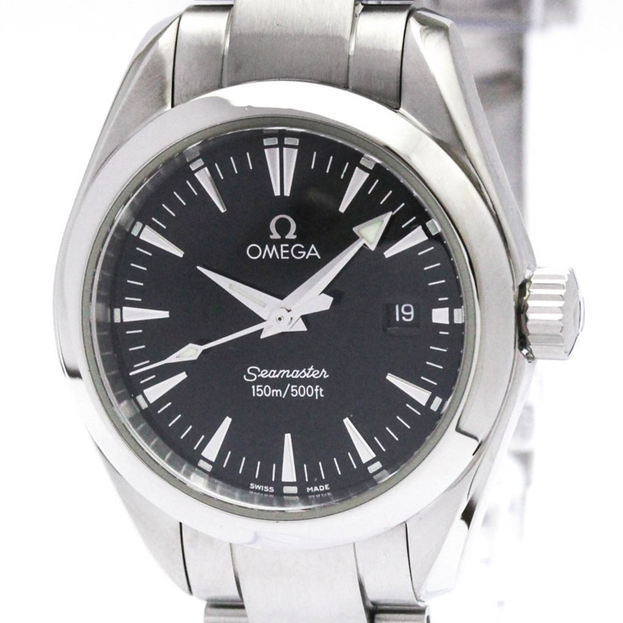 オメガ (OMEGA) シーマスター アクアテラ ステンレススチール クォーツ レディース 時計 2577.50 (外装仕上げ済み) 基本情報 [ブランド名]: オメガ(Omega) [ライン名]: シーマスター [モデル]: 2577.50 デザイン [タイプ]: 腕時計 [スタイル]: スポーツ [性別]: レディース [素材 (ケース)]: ステンレススチール(SS) [素材 (ブレスレット/ベルト)]: ステンレススチール(SS) [カラー（文字盤）]: ブラック ムーブメント [ムーブメント]: クォーツ 機能 [機能]: 日付 サイズ [ケース幅]: 29mm / 1.14'' 個別商品情報 [シリアルナンバー]: 58**9134 付属品 [付属品]: 無し 状態 [状態]: 非常に良い [ランク]: ランク A 【中古】使用感が少なく、多少のキズや汚れは見られるものの全体的にきれいな商品 [風防ガラスのキズ]: 無し [文字盤のキズ/劣化]: 無し [針のキズ/劣化]: 無し [ケースのキズ]: わずか [ベゼルのキズ]: わずか [リューズのキズ]: 無し [裏蓋のキズ]: わずか [ブレスレットのキズ]: わずか [メンテナンス]: 電池交換済み, 外装磨き仕上げ済み [腕回り]: 13.5cm / 5.31'' 配送 [総重量]: 70g / 2.46oz. 【本物保証】 eLADYの商品は全品本物保証！ 安心してお買い物をお楽しみください。 商品ランクについて ランク N　 新品・未使用商品。基本的にブティック購入と同じ状態（付属品は商品説明欄に記載があるものがつきます。） ランク NS 未使用・展示品 ランク S 新品同様にきれいな商品 ランク SA 使用感がほとんどない、きれいな商品・新品仕上げ商品 ランク A 使用感が少なく、多少キズや汚れは見られるものの、全体的にきれいな商品 ランク AB やや使用感があり、キズや汚れが見られるが全体的に程度の良い商品 ランク B 使用感があり、ダメージや汚れが見られるが、通常の使用に支障のない商品 ランク BC 使用感が強くあり、ダメージや汚れが気になる商品 ランク C かなりの使用感があり、ダメージや汚れが目立つ商品 ランク D 著しく状態が悪い商品・不具合のあるジャンク品 商品ランクについて お客様のご都合による返品・交換の対応はできかねますので、あらかじめご了承願います。品質管理には万全を期しておりますが、 万が一お届け商品がご注文とまったく異なっていた場合には返品の対象となることもございます。商品到着後24時間以内に、 カスタマーサービスセンターまでEメール又はお電話でご連絡ください。24時間以上経過しますと、お受け致しかねる場合がございます。 ご了承ください。