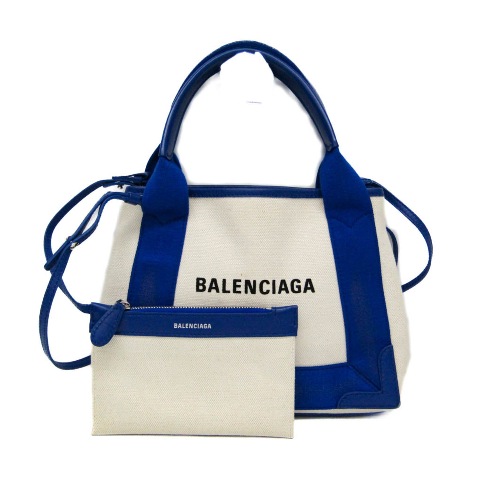 バレンシアガ(Balenciaga) ネイビーカバスXS 390346 レディース キャンバス,レザー ハンドバッグ,ショルダーバッグ ブルー,オフホワイト 基本情報 [ブランド名]: バレンシアガ(Balenciaga) [モデル]: ネイビーカバスXS 390346 [製造国]: イタリア [商品説明]: ポーチサイズ：H10.5×W16.5cm デザイン [タイプ]: ショルダーバッグ, ハンドバッグ [素材]: キャンバス , レザー [カラー]: オフホワイト, ブルー [開閉]: オープン [内ポケット]: ポーチ 1 [性別]: レディース サイズ [サイズ (高さx幅x奥行)]: 18.5cm x 25cm x 7.5cm / 7.28'' x 9.84'' x 2.95'' [ハンドルの長さ]: 38cm / 14.96'' [ストラップの長さ]: 108cm - 113cm / 42.51'' - 44.48'' [ハンドルの高さ]: 13.00cm / 5.12'' 付属品 [付属品備考]: 付属品の詳細は画像をご確認ください 状態 [状態]: 非常に良い [ランク]: ランク A 【中古】使用感が少なく、多少のキズや汚れは見られるものの全体的にきれいな商品 [全体の使用感]: わずか [ダメージの強さ]: 角 擦りキズ わずか, 正面 汚れ わずか, 裏面 変色 わずか, 正面 変色 わずか [商品状態備考]: 商品状態の詳細は画像をご確認ください 配送 [総重量]: 340g / 11.99oz. 【本物保証】 eLADYの商品は全品本物保証！ 安心してお買い物をお楽しみください。 商品ランクについて ランク N　 新品・未使用商品。基本的にブティック購入と同じ状態（付属品は商品説明欄に記載があるものがつきます。） ランク NS 未使用・展示品 ランク S 新品同様にきれいな商品 ランク SA 使用感がほとんどない、きれいな商品・新品仕上げ商品 ランク A 使用感が少なく、多少キズや汚れは見られるものの、全体的にきれいな商品 ランク AB やや使用感があり、キズや汚れが見られるが全体的に程度の良い商品 ランク B 使用感があり、ダメージや汚れが見られるが、通常の使用に支障のない商品 ランク BC 使用感が強くあり、ダメージや汚れが気になる商品 ランク C かなりの使用感があり、ダメージや汚れが目立つ商品 ランク D 著しく状態が悪い商品・不具合のあるジャンク品 商品ランクについて お客様のご都合による返品・交換の対応はできかねますので、あらかじめご了承願います。品質管理には万全を期しておりますが、 万が一お届け商品がご注文とまったく異なっていた場合には返品の対象となることもございます。商品到着後24時間以内に、 カスタマーサービスセンターまでEメール又はお電話でご連絡ください。24時間以上経過しますと、お受け致しかねる場合がございます。 ご了承ください。