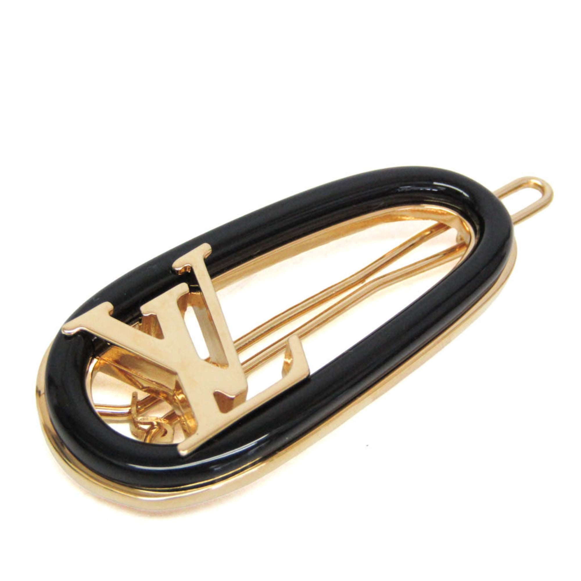 ルイ・ヴィトン(Louis Vuitton) マイ LV チェーン M02294 メタル レディース バレッタ ブラック,ゴールド 基本情報 [ブランド名]: ルイ・ヴィトン(Louis Vuitton) [モデル]: マイ LV チェーン M02294 [製造国]: イタリア デザイン [タイプ]: バレッタ [性別]: レディース [カラー]: ゴールド, ブラック [素材]: メタル [石]: 無し サイズ [サイズ (長さx幅)]: 7cm x 2.5cm / 2.75'' x 0.98'' [重量]: 23.9g / 0.84oz. 個別商品情報 [シリアルナンバー]: BY4264 付属品 [付属品]: 箱 状態 [状態]: 新品同様 [ランク]: ランク SA 【中古】使用感がほとんどない、きれいな商品または新品仕上げ商品 [全体のキズ]: わずか [全体の使用感]: わずか [メンテナンス]: 洗浄済み [商品状態備考]: 商品状態の詳細は画像をご確認ください 配送 [総重量]: 90g / 3.17oz. 【本物保証】 eLADYの商品は全品本物保証！ 安心してお買い物をお楽しみください。 商品ランクについて ランク N　 新品・未使用商品。基本的にブティック購入と同じ状態（付属品は商品説明欄に記載があるものがつきます。） ランク NS 未使用・展示品 ランク S 新品同様にきれいな商品 ランク SA 使用感がほとんどない、きれいな商品・新品仕上げ商品 ランク A 使用感が少なく、多少キズや汚れは見られるものの、全体的にきれいな商品 ランク AB やや使用感があり、キズや汚れが見られるが全体的に程度の良い商品 ランク B 使用感があり、ダメージや汚れが見られるが、通常の使用に支障のない商品 ランク BC 使用感が強くあり、ダメージや汚れが気になる商品 ランク C かなりの使用感があり、ダメージや汚れが目立つ商品 ランク D 著しく状態が悪い商品・不具合のあるジャンク品 商品ランクについて お客様のご都合による返品・交換の対応はできかねますので、あらかじめご了承願います。品質管理には万全を期しておりますが、 万が一お届け商品がご注文とまったく異なっていた場合には返品の対象となることもございます。商品到着後24時間以内に、 カスタマーサービスセンターまでEメール又はお電話でご連絡ください。24時間以上経過しますと、お受け致しかねる場合がございます。 ご了承ください。