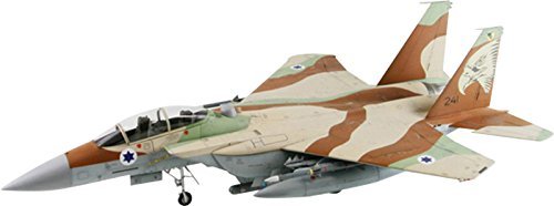 商品情報 商品の説明 ・グレートウォールホビー製 1/48スケールプラモデルキットです。F-15I ラームはF-15E ストライクイーグルのイスラエル空軍仕様であり、搭載電子システムの一部をイスラエルが、独自開発したものを装備しています。1994年に導入を開始し、2015年現在、25機が配備されています。-製品内容-・F-15Eファミリーの特徴であるコンフォーマルタンクや、ラーム特有のコックピット後部の衛星通信用アンテナドーム等を別パーツで再現。・パイソン4、AIM-120B、ポップアイ、AGM-130各種ミサイル、GBU-12、GBU-31、GBU-38各種誘導爆弾、AXQ-14データリンクポッド、AN/AAQ-13航法ポッド、AN/AAQ-14照準ポッド、610ガロン増槽等豊富な兵装パーツが付属・デカールはイスラエル空軍第69飛行隊201号機及び241号機の2種が付属。 主な仕様 本体サイズ:全長 約405mm 組み立て、塗装が必要なプラモデル。別途、工具、塗料等が必要。