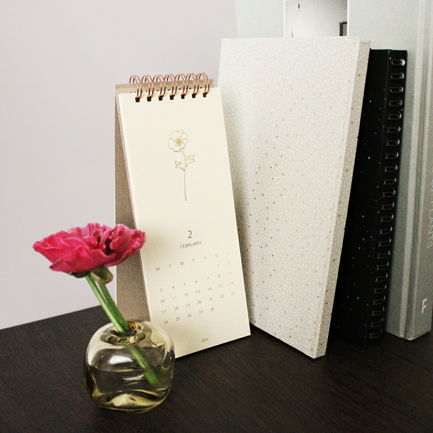 ＼ポイント2倍＋クーポン／MATOKA マトカ 2025年 卓上カレンダー リングタイプ（月曜始まり）『FLORA｜フローラ』