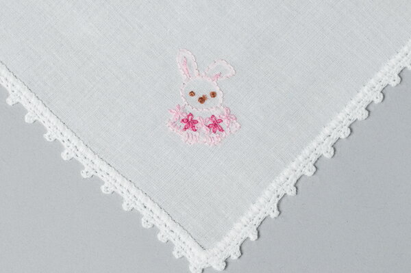 [ポスト投函送料無料] 【手刺繍】【うさぎ】ピコレース綿ハンカチ（女の子用）【お受験スリッパの●エレガンテ・ポポ】