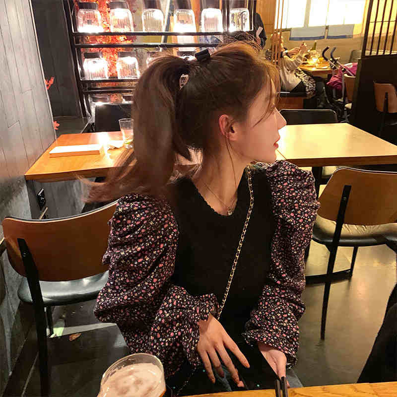 2点で7%OFFクーポン レディース 韓国ファッション パワーショルダー ブラウス キャンディスリーブ 花柄 フリル ロングシャツ シャツ トップス OFFコーデ デイリー オフィス ブラック S M L サイズのサムネイル