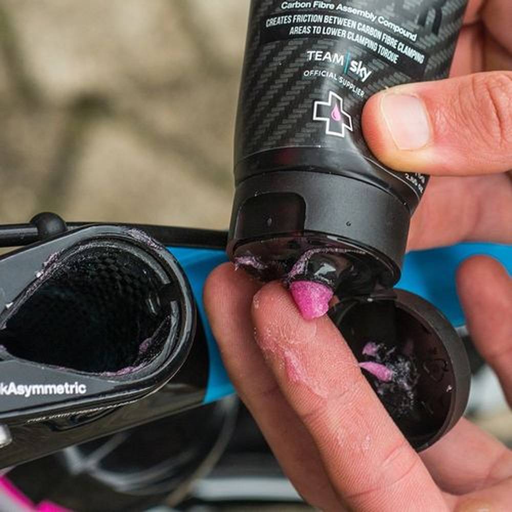 エレファントサイクルの自転車 メンテナンス チェーンオイル クリーナ グリスなど マックオフ MUC-OFF カーボングリッパー 75g ロードバイク クロスバイク エレファントサイクル｜アングル3