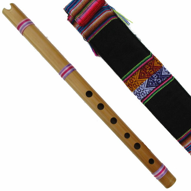 当商品は、南米のフォルクローレ音楽に使用されている民族楽器（伝統楽器）のケーナです。 セミプロ用の竹製ケーナです。 穴が小さいので、指の細い女性の方に最適かと思います G管（ソ）・長さ約38cm。 新品・吹き方の簡単なイラスト及び運指表付き ケーナ袋の色は変わる可能性が有りますので、ご了承ください。 ケーナケースはクッション入りです 画像は調整しましたが、違いはご了承ください