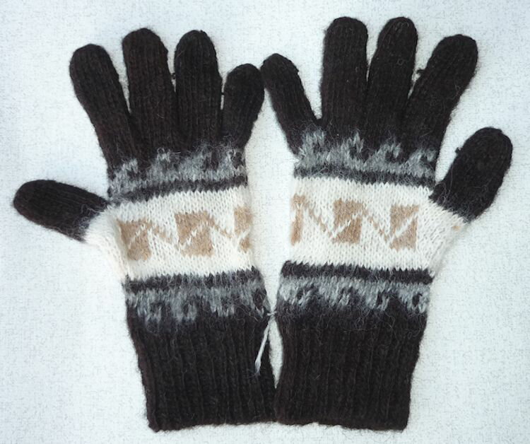 アルパカ100％手袋 S-05 手紡ぎ風糸使用　ソフト　暖かい　ペルー・アンデス　幾何学柄