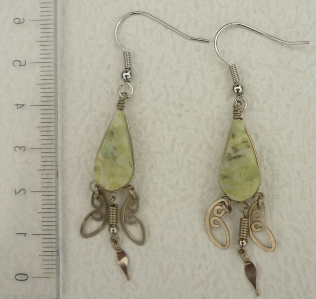 天然石 （中） PI-001-26 ピアス ペルー アンデス 手作り 綺麗 可愛い インカ 孔雀石 ローズクオーツ など フォルクローレ衣装 フォルクローレ音楽