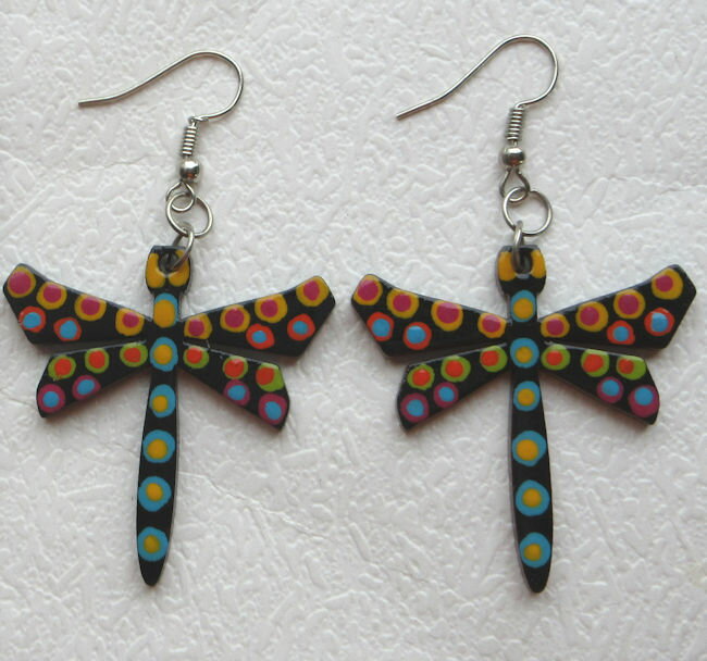 ペルー アンデス PI-034-15 クスコ 木製 カラフル ピアス インカ 音符 猫 蝶々 ハート 花 フクロウ イルカ フォルクローレ衣装 フォルクローレ音楽