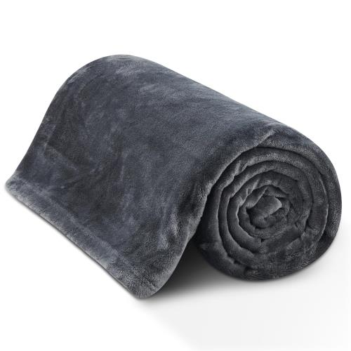 ＜素材＞：毛羽部分－ポリエステル100%、グランド部分－ポリエステル100% ＜サイズ/重量＞：サイズ(約)－シングル・140X200cm、本体重量(約)－1.05kg ＜ふんわり、なめらか＞：毛布は高密度フランネルマイクロファイバー生地を...