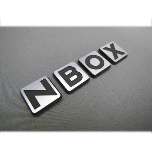 mut ホンダ 新型 NBOX NBOX Custom H29.9～ 専用 NBOX リアゲートボタンエンブレム 4pcs(ブラッシュドシルバー） nbox29-rear-botan-cr