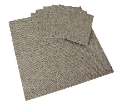 本体重量:約410g サイズ:30×4×30cm 素材・材質:表面/ポリエステル102%、裏面/アクリル樹脂 原産国:日本 掃除機をかけても吸い付かずお掃除が簡単