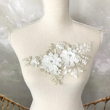 新体操 衣装モチーフ レオタードモチーフ バトンモチーフ 白 ゴールド 服飾 チュールモチーフ 花柄 衣装 ダンス 装飾 ストーン付き レースモチーフ バレエ衣装