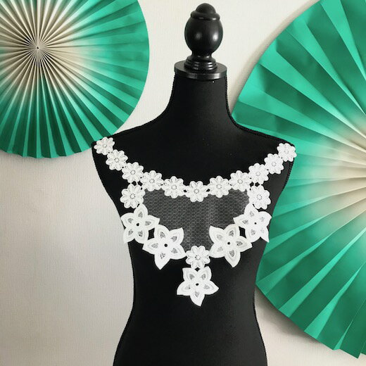 ネックラインモチーフ ネックラインレース レースネックライン モチーフ 花模様 白 ビンテージ調 装飾 手作り 衣装 ダンス 衣装 コスチューム ホワイト