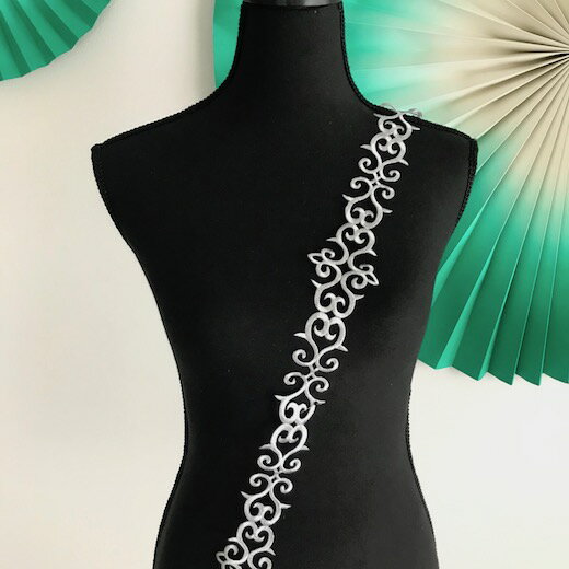 アップリケ レース シルバー 刺繍ワッペン ブレード レオタードモチーフ アイロンワッペン 服飾 アイロン接着 アップリケワッペン バレエ衣装 モチーフ 装飾 バトントワリング