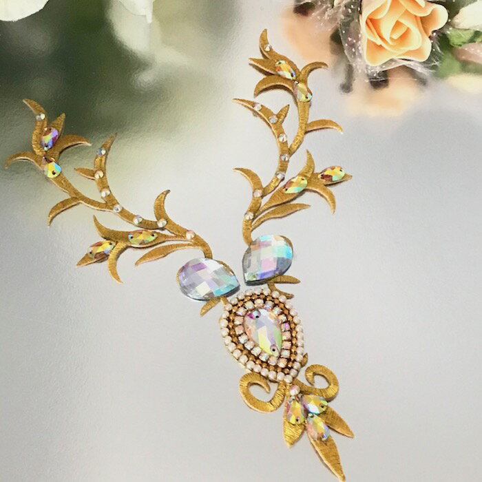 ゴールド アップリケ ネックライン モチーフ 衣装 刺繍ワッペン レオタードモチーフ アイロンワッペン アイロン接着 アップリケワッペン モチーフ 装飾 バトン...
