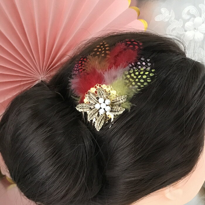 ヘア飾り ヘアアクセサリー ヘッドピース コーム 羽根付き フェザー ヘッドドレス ダンス衣装 髪飾り ヘアアクセサリー 社交ダンス 衣装 ピンク レッド イエロー 1