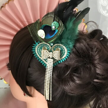 ヘア飾り ヘアアクセサリー ヘッドピース クジャク 孔雀 コサージュ 羽根付き フェザー ヘッドドレス ダンス衣装 髪飾り ヘアアクセサリー 社交ダンス 衣装 ブローチ グリーン系 ピーコックフェザー