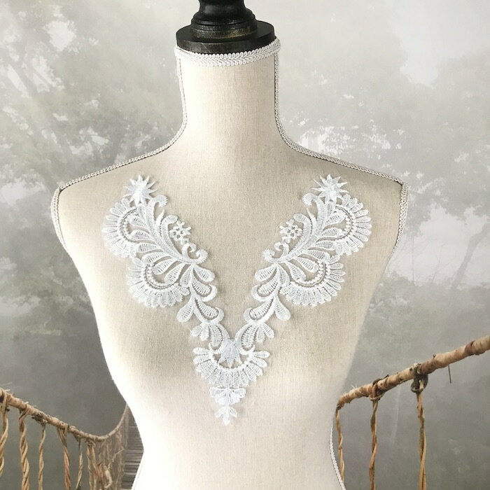 バトン レオタード モチーフ 衣装 花 白 ホワイト レースモチーフ 手芸 レースネックライン モチーフ 花模様 装飾 手作り衣装 舞台衣装 ステージ衣装 ダン...